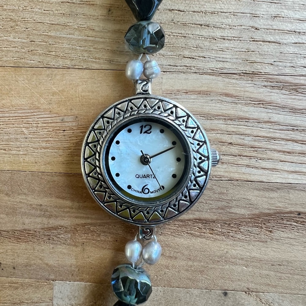 Unbranded ladies beaded fashion bracelet watch NEW BATTERY